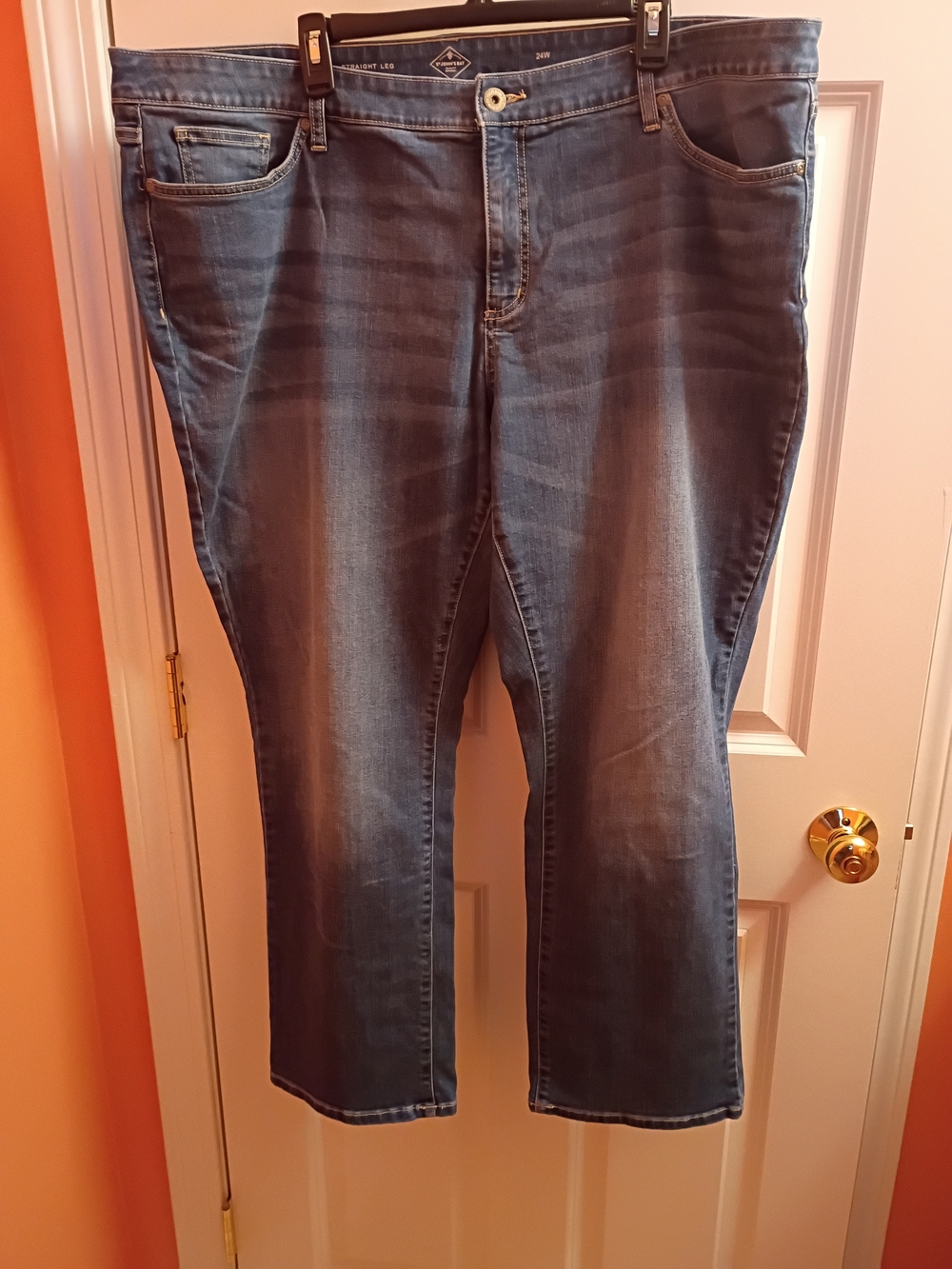 🩵2 Pr (1pr Light + 1pr dark)  StJohnsBay Size 24W Jeans Classic Straight Leg💙